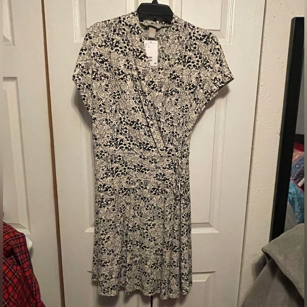 H&M faux wrap dress size large NWT